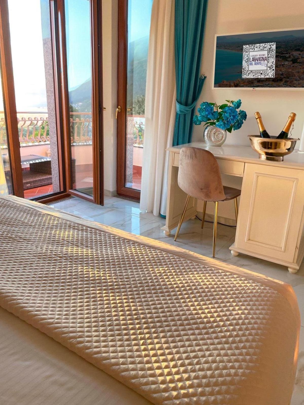 La Vigna Del Vento Bed & Breakfast Casola di Napoli Exterior photo